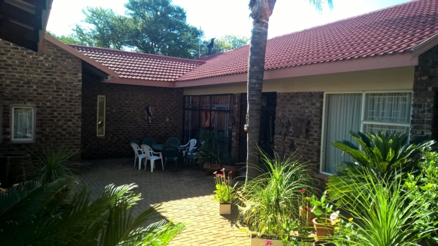 4 Bedroom Property for Sale in Wilkoppies North West